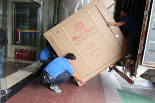 进贤钢琴贵重工艺品无忧运
